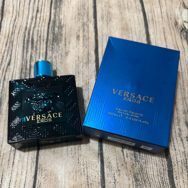 08 - 4 Perfumes + Perfumero de regalo