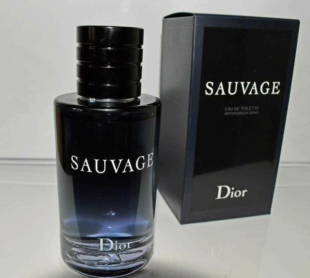 04 - 3 Perfumes + Perfumero de regalo