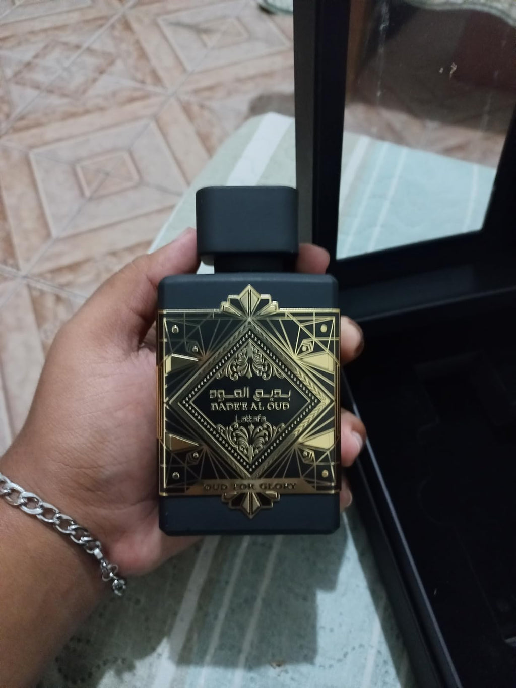 21 - 5 Perfumes + Perfumero de regalo (Asad - Club - Khamrah - Oud for glory - Ombre)
