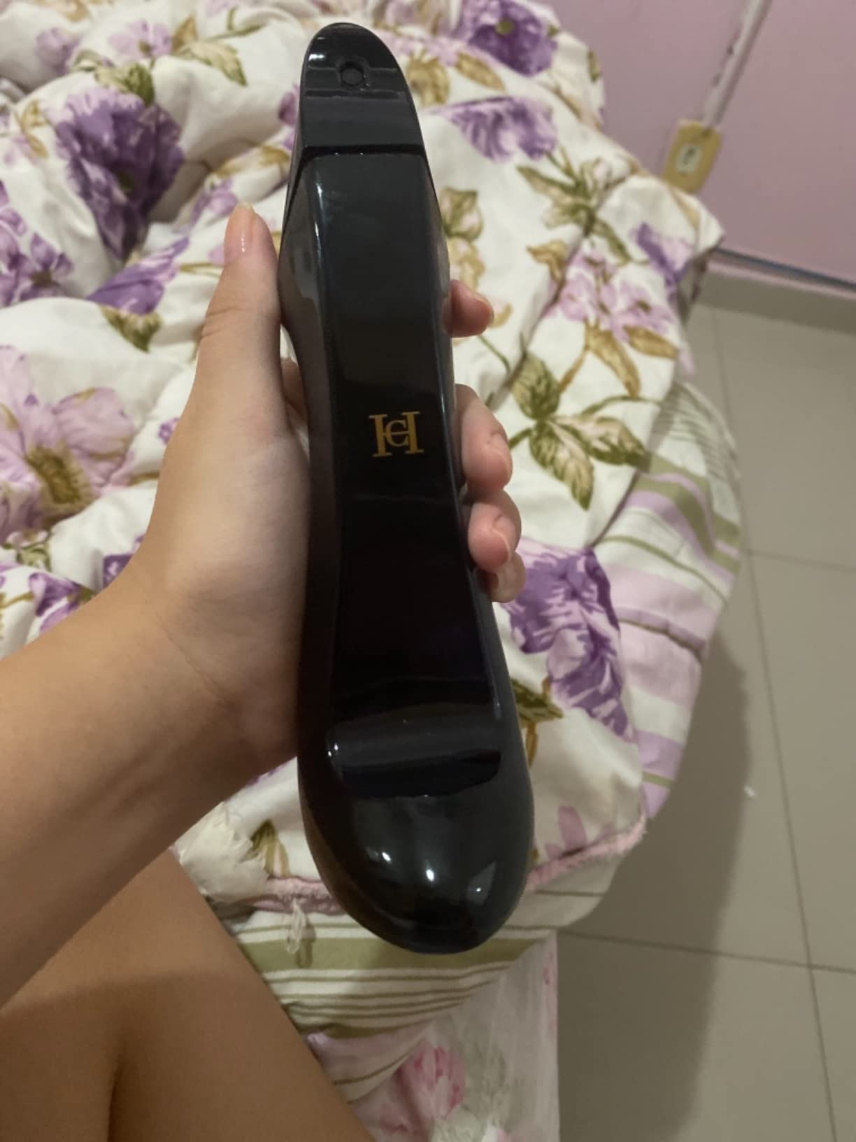 14 - 4 Perfumes + Perfumero de regalo