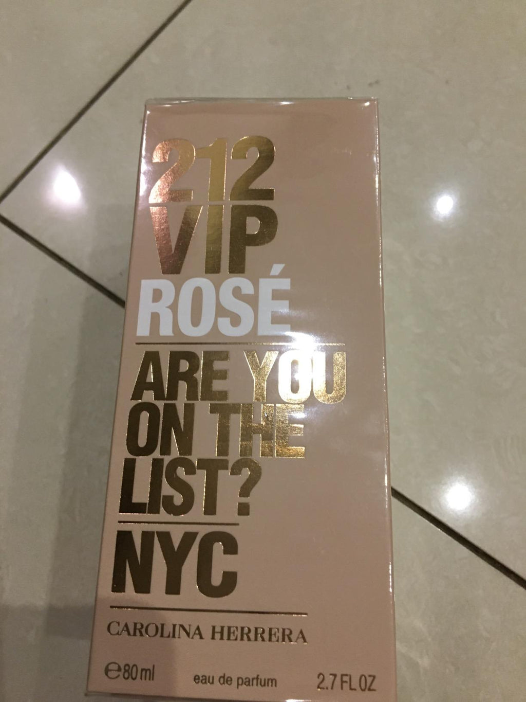 11 - 3 Perfumes + Perfumero de regalo