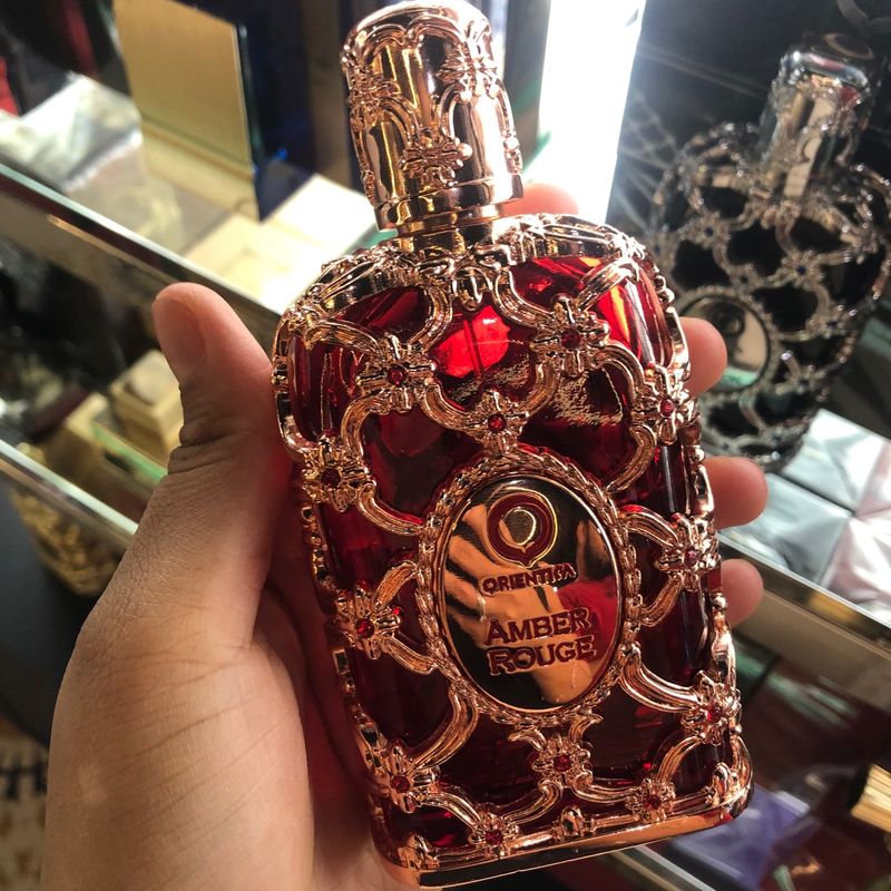 26 - 3 Perfumes + crema de regalo ( Amber Rouge-good girl - Baccarat + crema)