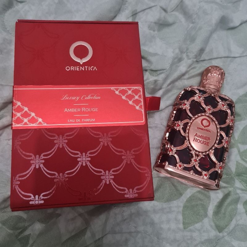 26 - 3 Perfumes + crema de regalo ( Amber Rouge-good girl - Baccarat + crema)