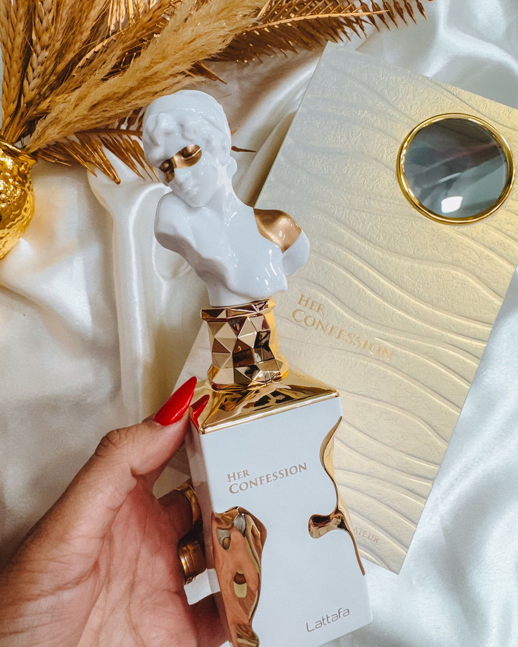 69 - HER CONFESSION (ESTUCHE DE LUJO)