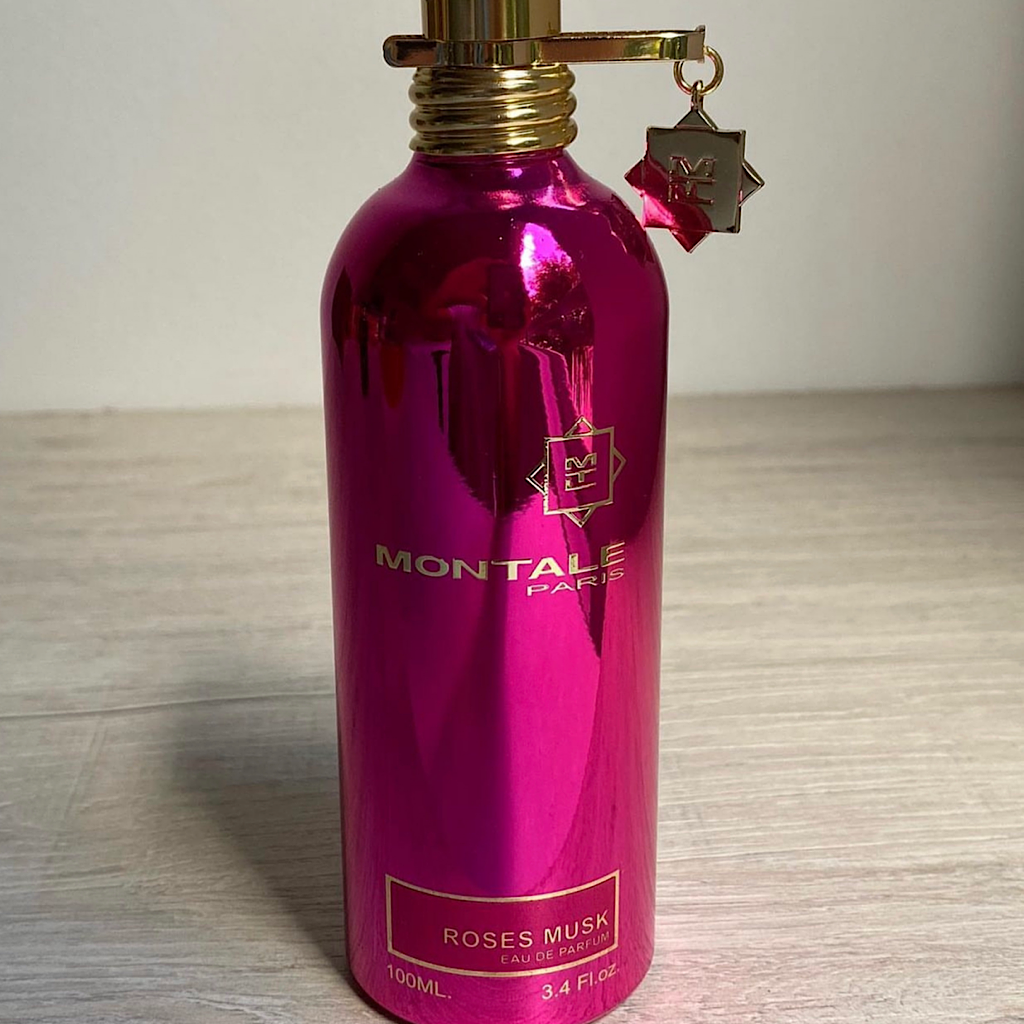 15 - 4 Perfumes + Perfumero de regalo