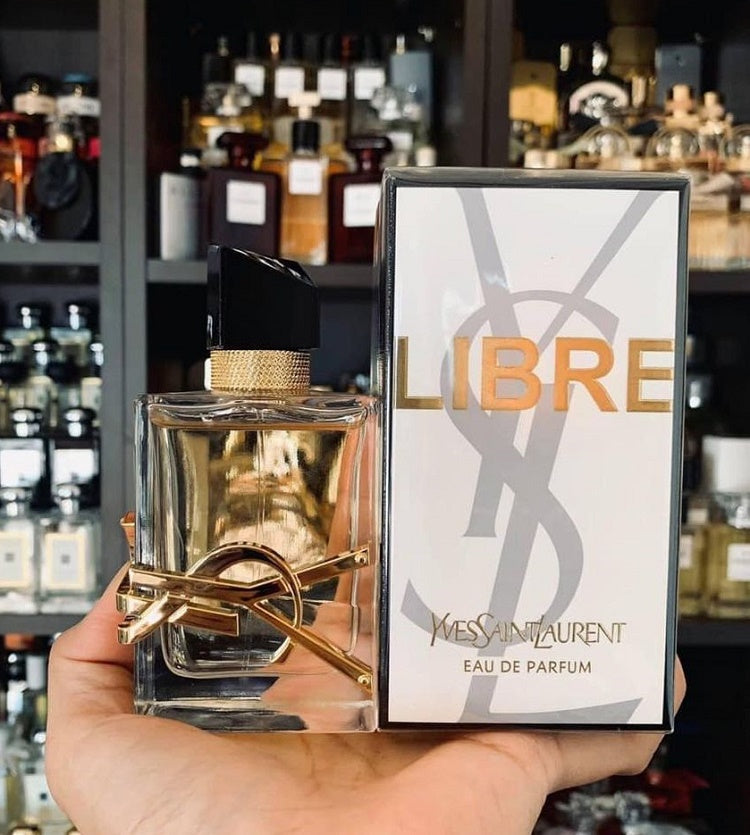 22 - 3 Perfumes + Perfumero de regalo