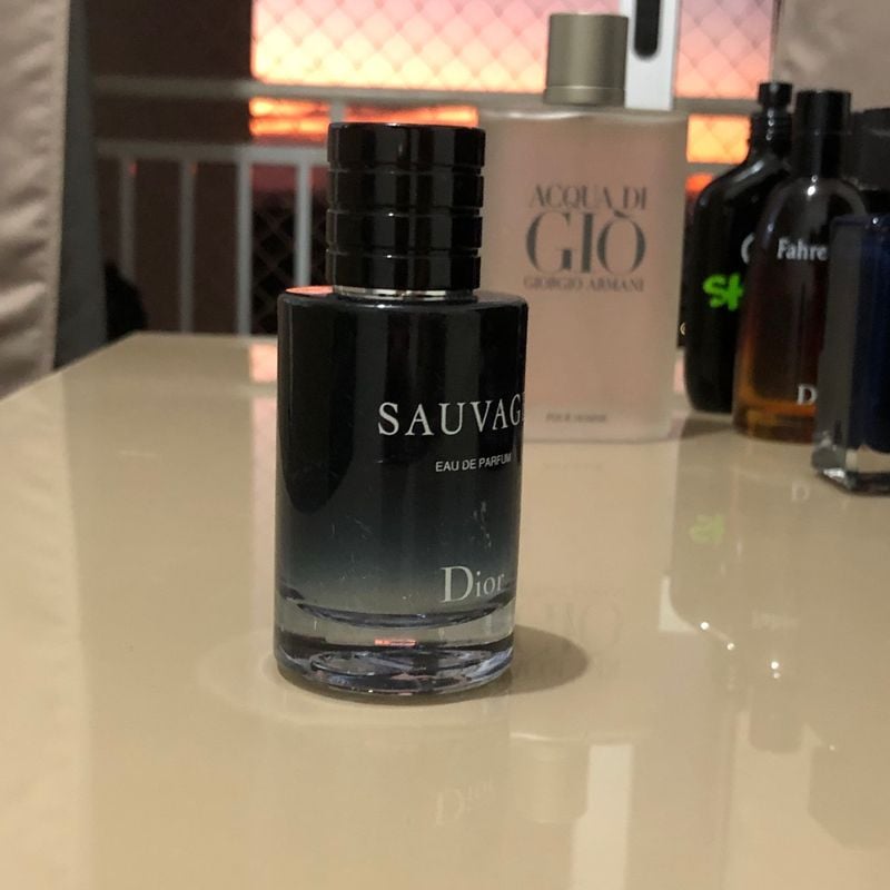 06 - 4 Perfumes + Perfumero de regalo