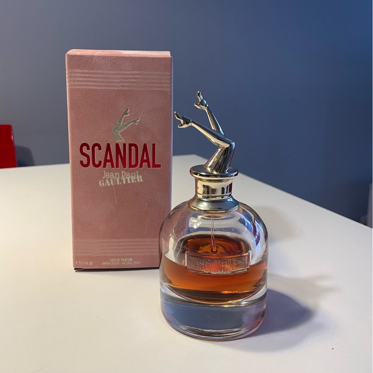 12 - 3 Perfumes + Perfumero de regalo