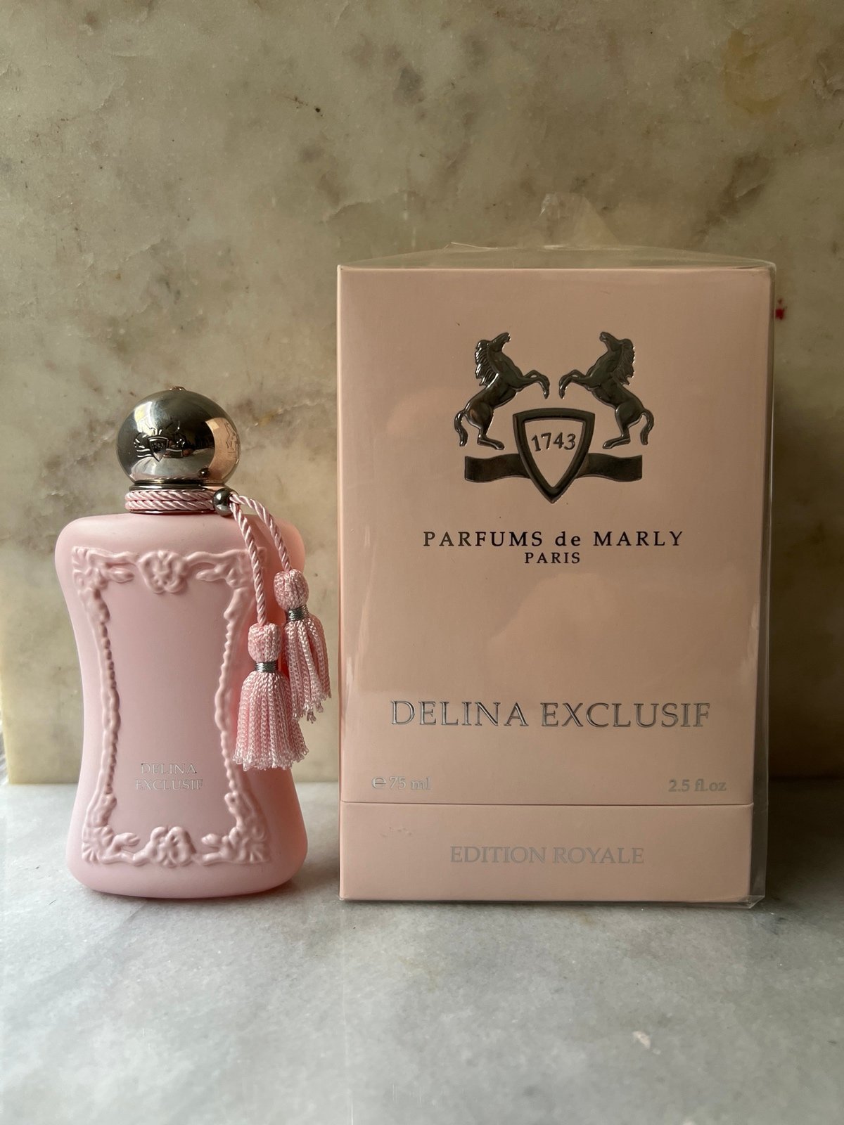 23 - 3 Perfumes + Perfumero de regalo (Delina - sí - chance)