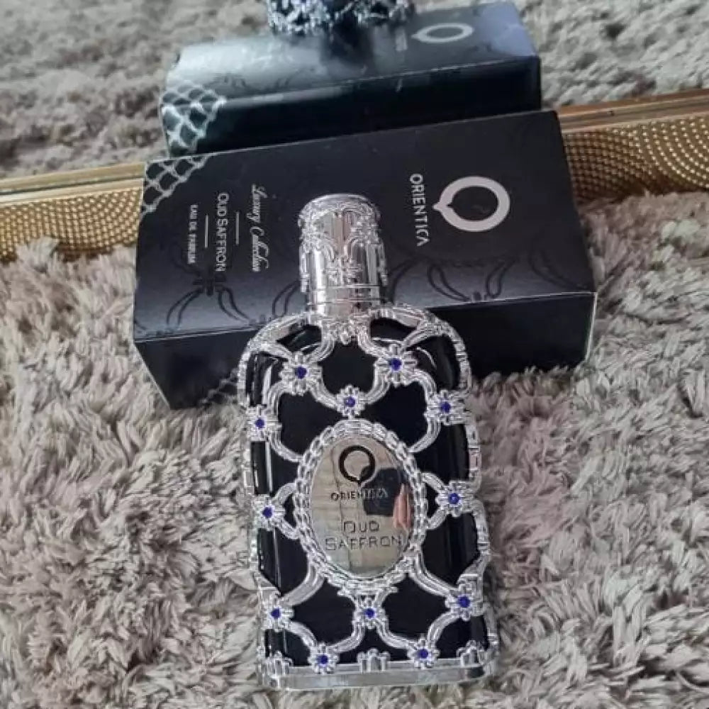 09 - 4 Perfumes + Perfumero de regalo
