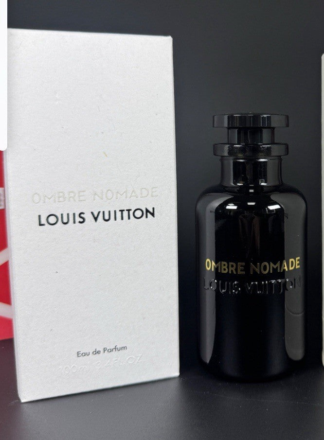 05 - 3 Perfumes + Perfumero de regalo