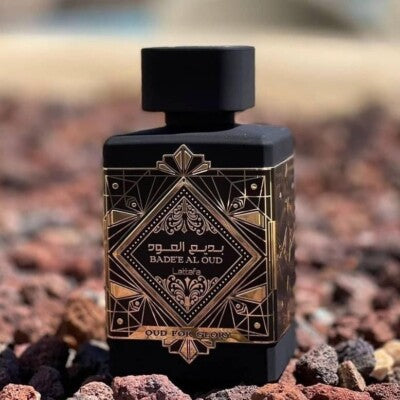 21 - 5 Perfumes + Perfumero de regalo (Asad - Club - Khamrah - Oud for glory - Ombre)