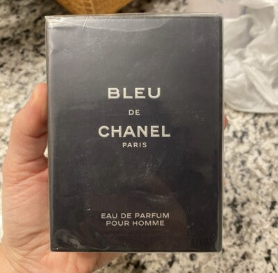 06 - 4 Perfumes + Perfumero de regalo