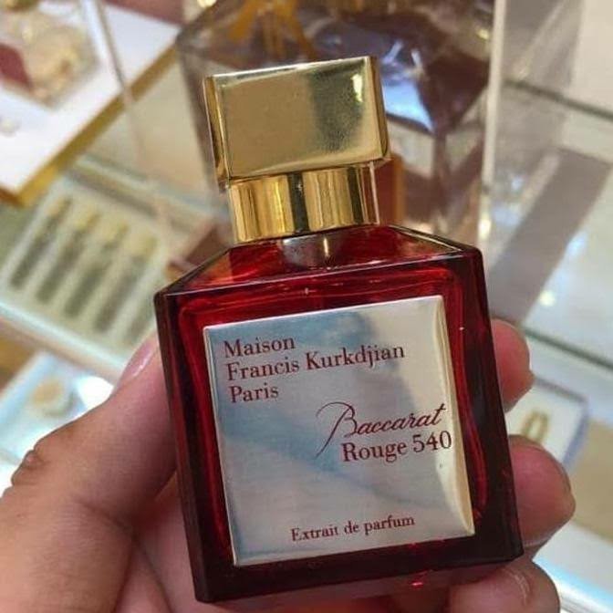 22 - 3 Perfumes + Perfumero de regalo